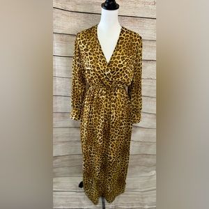 Enfocus Studio size 6 long sleeve leopard long dress animal print